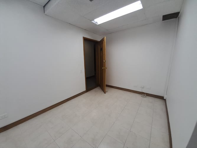 Oficina en arriendo en El Poblado, Medellín, 36 m² · foto 10 de 13