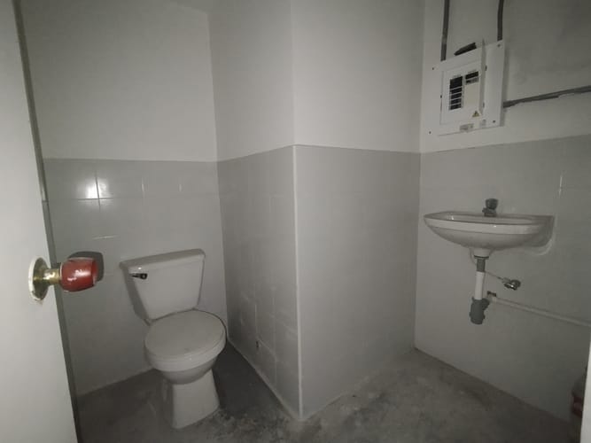 Local en arriendo en Laureles, Medellín, 126 m² · foto 2 de 6