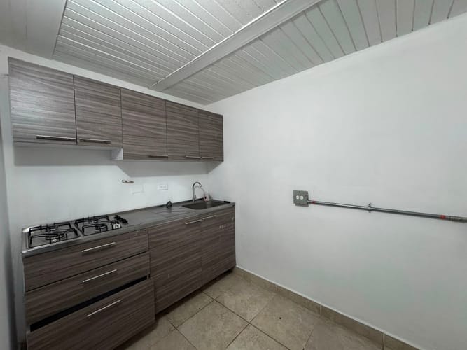 Bodega en arriendo en La Tablaza, La Estrella, 1200 m² · foto 6 de 20