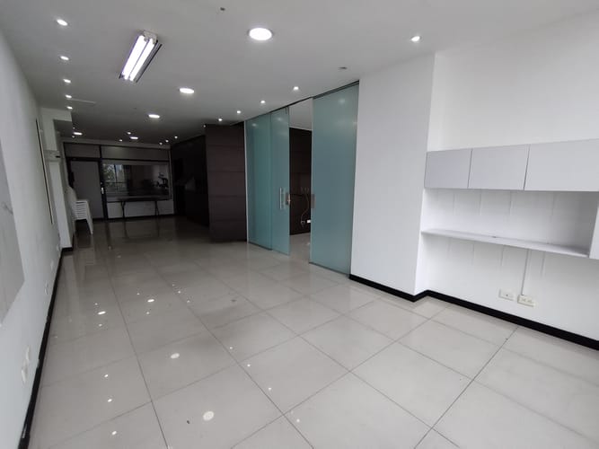 Local en arriendo en El Poblado, Medellín, 66 m² · foto 4 de 9