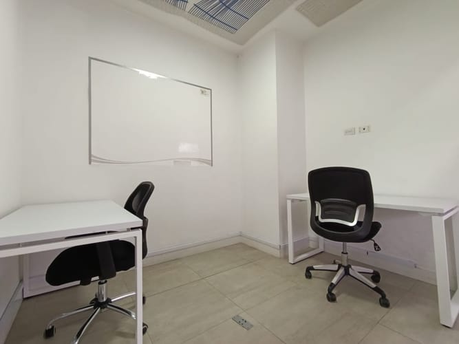Oficina en arriendo en La Candelaria, Medellín, 211 m² · foto 4 de 20