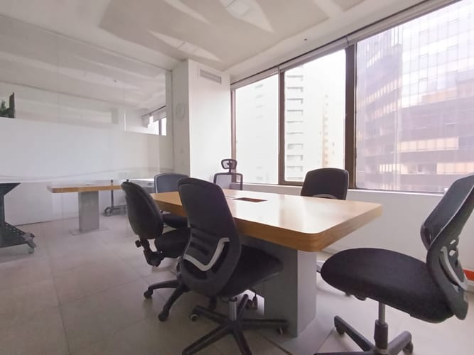 Oficina en arriendo en La Candelaria, Medellín, 211 m² · foto 12 de 20