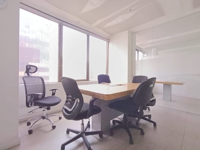 Oficina en arriendo en La Candelaria, Medellín, 211 m² · foto 13 de 20
