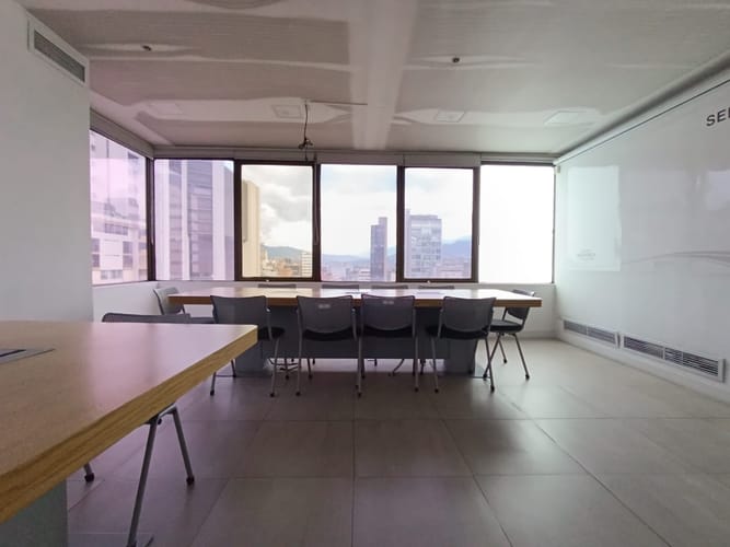 Oficina en arriendo en La Candelaria, Medellín, 211 m² · foto 17 de 20