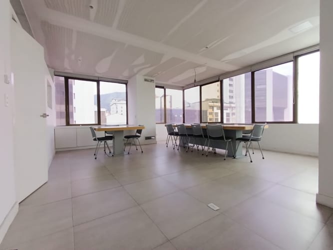 Oficina en arriendo en La Candelaria, Medellín, 211 m² · foto 19 de 20