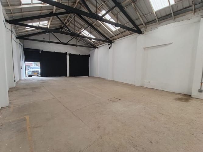 Bodega en arriendo en Boston, Medellín, 300 m² · foto 3 de 18