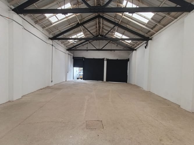 Bodega en arriendo en Boston, Medellín, 300 m² · foto 4 de 18