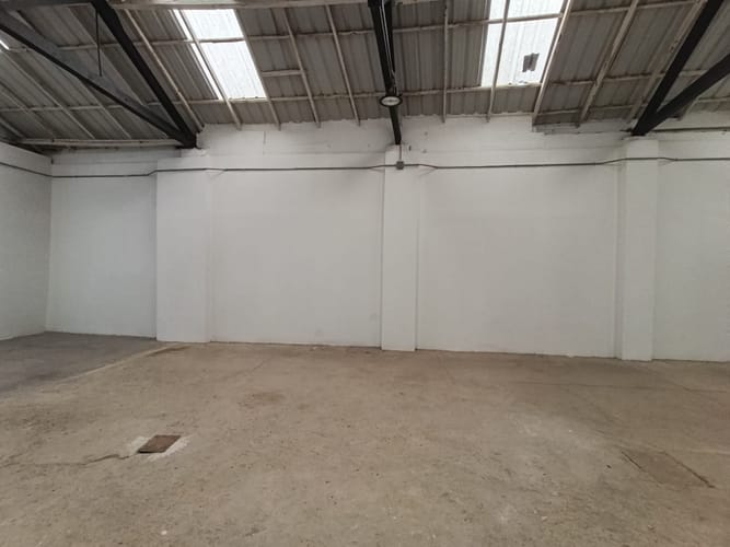 Bodega en arriendo en Boston, Medellín, 300 m² · foto 6 de 18