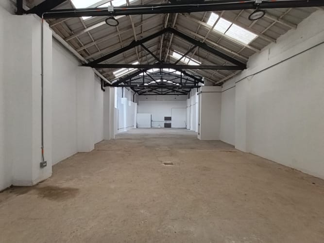 Bodega en arriendo en Boston, Medellín, 300 m² · foto 7 de 18