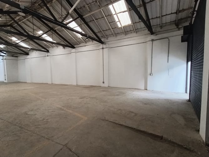 Bodega en arriendo en Boston, Medellín, 300 m² · foto 8 de 18