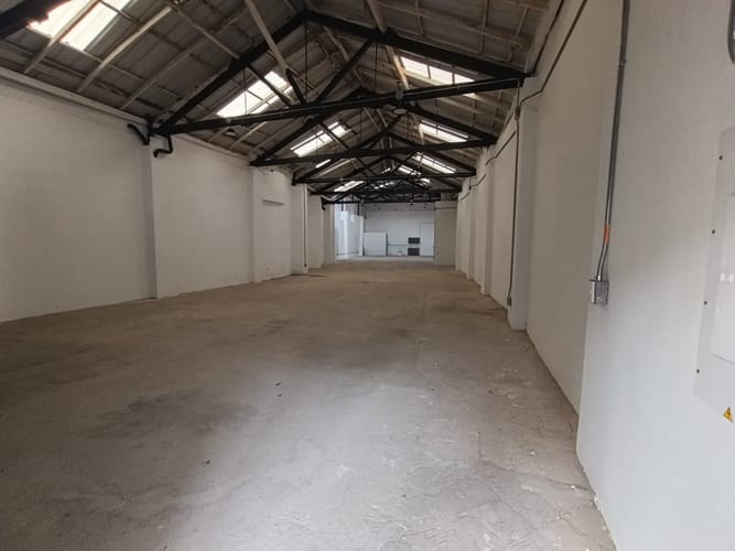 Bodega en arriendo en Boston, Medellín, 300 m² · foto 10 de 18