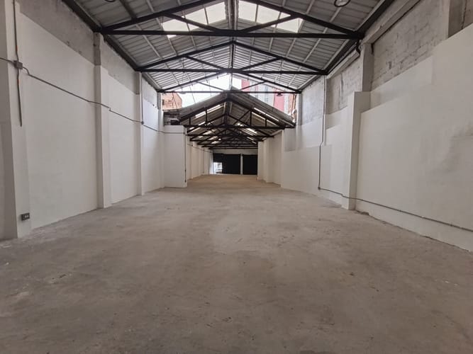 Bodega en arriendo en Boston, Medellín, 300 m² · foto 11 de 18