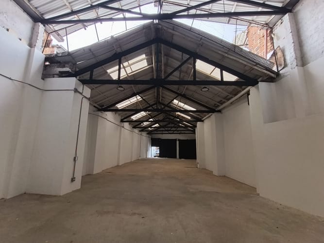 Bodega en arriendo en Boston, Medellín, 300 m² · foto 14 de 18