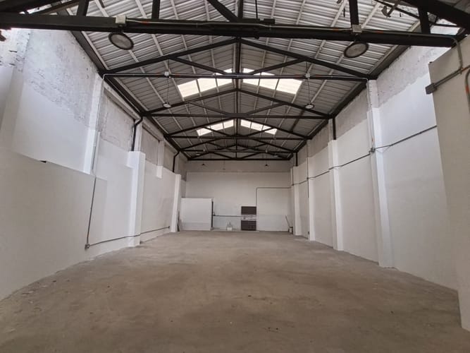 Bodega en arriendo en Boston, Medellín, 300 m² · foto 17 de 18