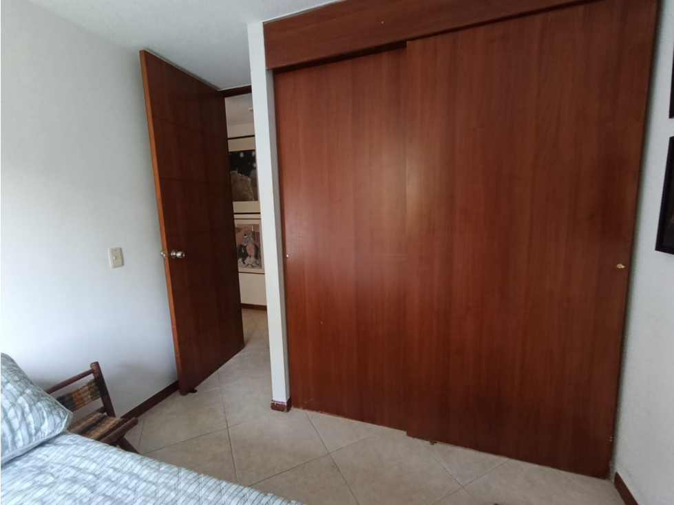Apartamento en venta en La Almeria, Medellín · foto 7 de 13