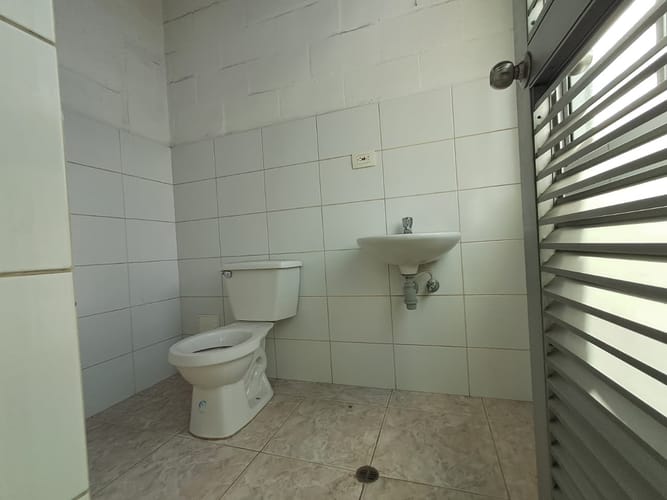 Bodega en arriendo en Guayabal, Medellín, 160 m² · foto 9 de 12