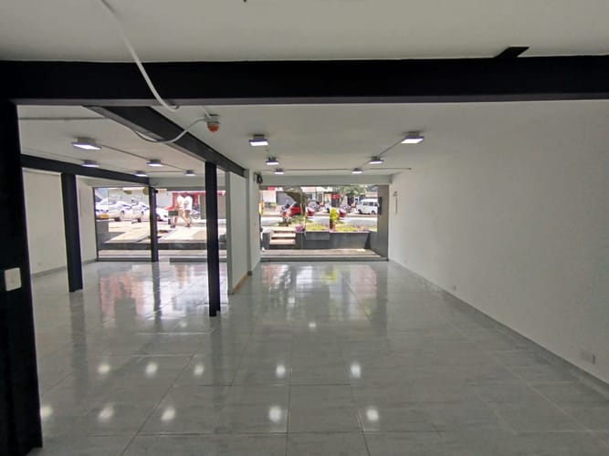 Local en arriendo en Laureles, Medellín, 200 m² · foto 7 de 20