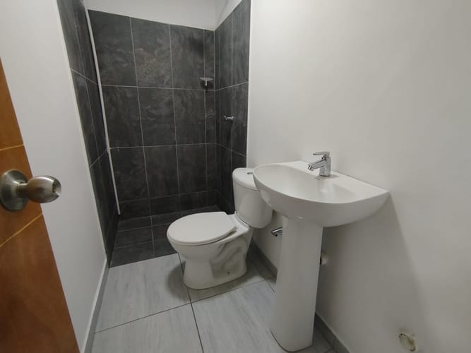 Local en arriendo en Laureles, Medellín, 200 m² · foto 17 de 20