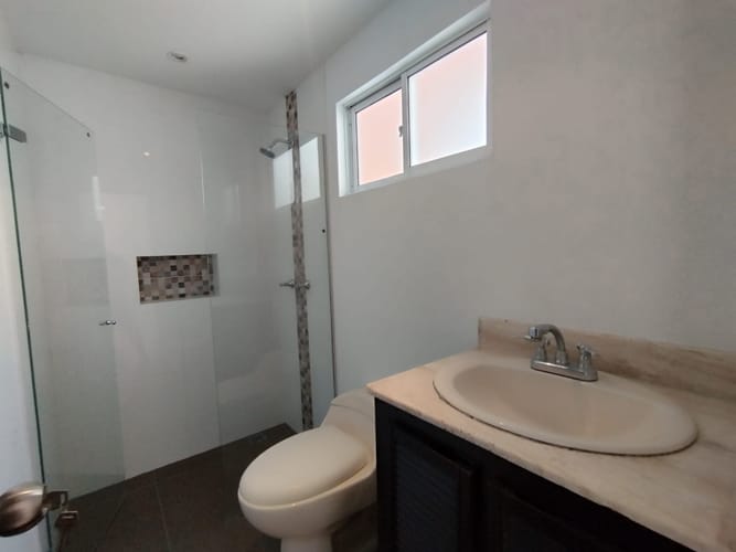 Apartamento de 3 alcobas en arriendo en La Castellana, Medellín, 90 m² · foto 18 de 20