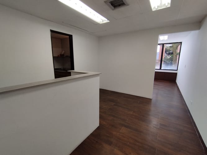 Oficina en arriendo en El Poblado, Medellín, 40 m² · foto 2 de 12