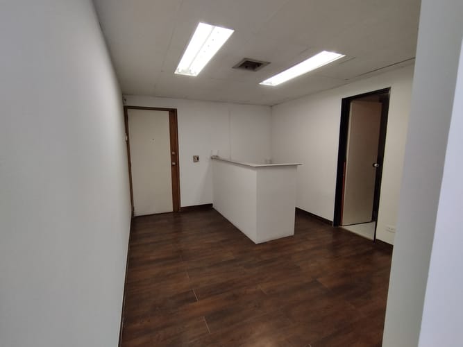 Oficina en arriendo en El Poblado, Medellín, 40 m² · foto 6 de 12