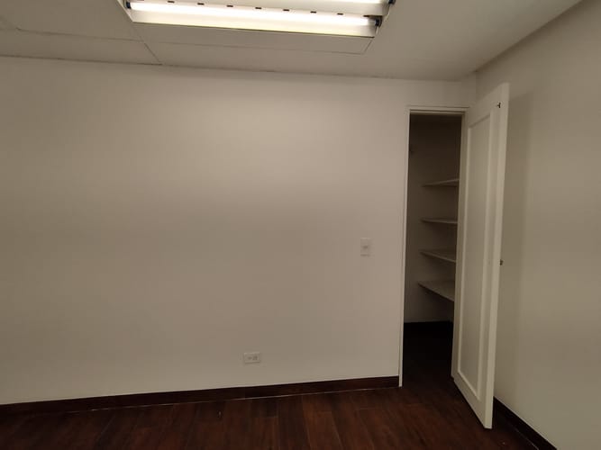 Oficina en arriendo en El Poblado, Medellín, 40 m² · foto 7 de 12