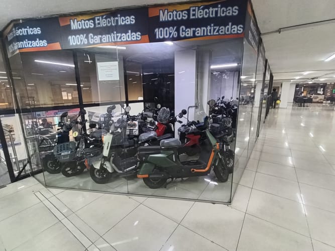 Local en arriendo en La Candelaria, Medellín, 40 m² · foto 2 de 8