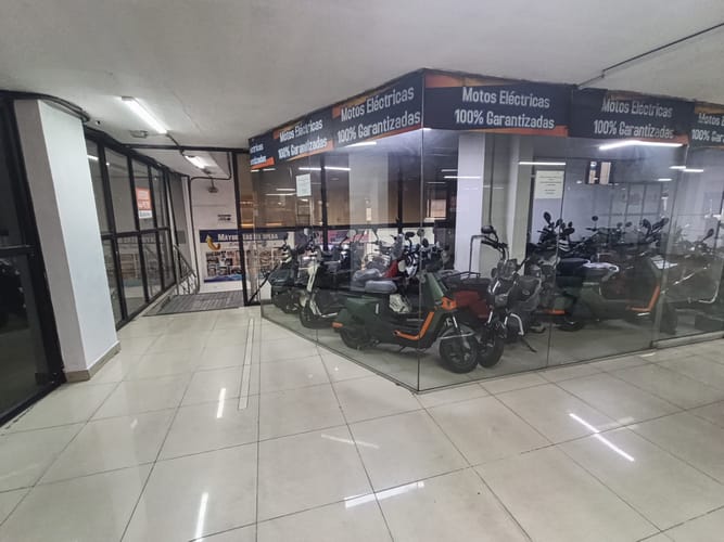 Local en arriendo en La Candelaria, Medellín, 40 m² · foto 7 de 8