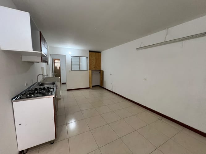 Oficina en arriendo en Conquistadores, Medellín, 40 m² · foto 2 de 16