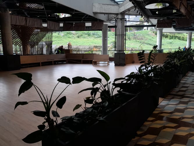 Local en arriendo en El Poblado, Envigado, 186 m² · foto 2 de 11