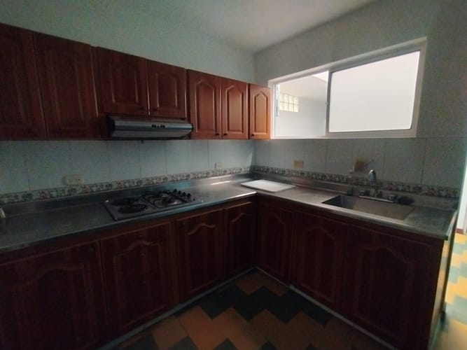 Apartamento de 3 alcobas en arriendo en Laureles, Medellín, 130 m² · foto 12 de 14