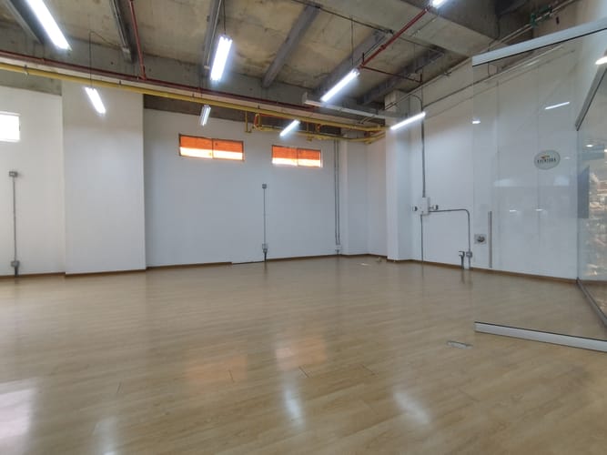 Local en arriendo en El Chagualo, Medellín, 166 m² · foto 4 de 9