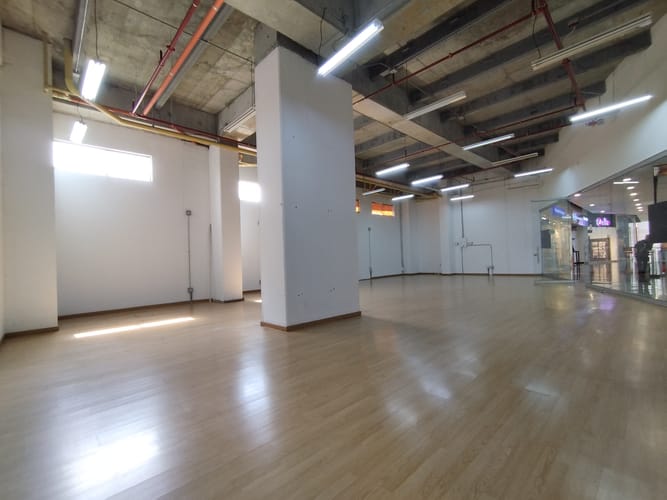 Local en arriendo en El Chagualo, Medellín, 166 m² · foto 5 de 9