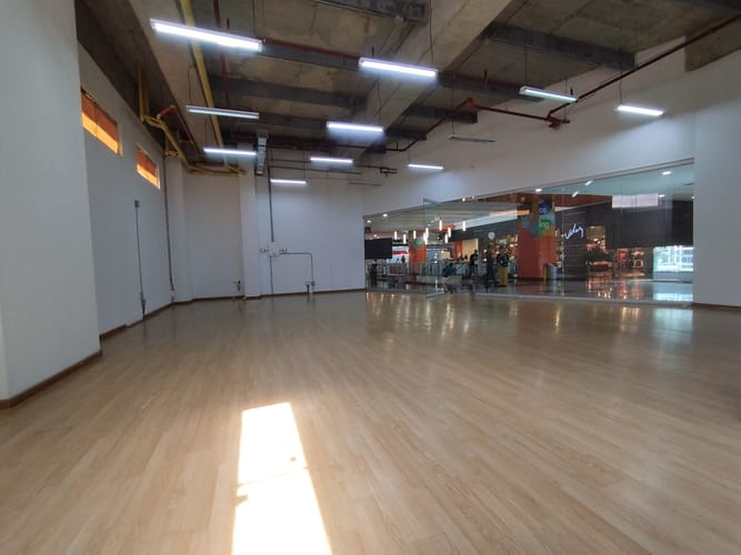 Local en arriendo en El Chagualo, Medellín, 166 m² · foto 6 de 9