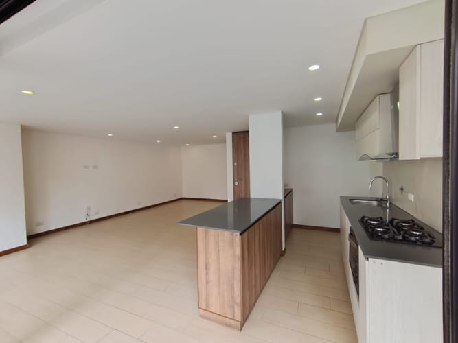 Apartamento de 3 alcobas en arriendo en Lorena, Medellín, 130 m² · foto 2 de 20