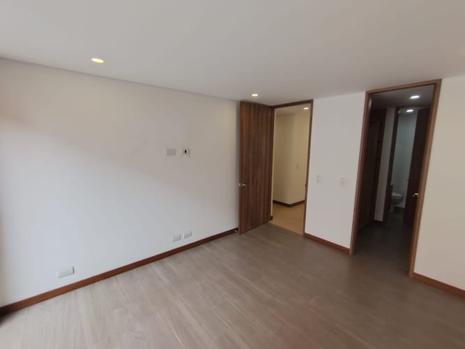 Apartamento de 3 alcobas en arriendo en Lorena, Medellín, 130 m² · foto 13 de 20
