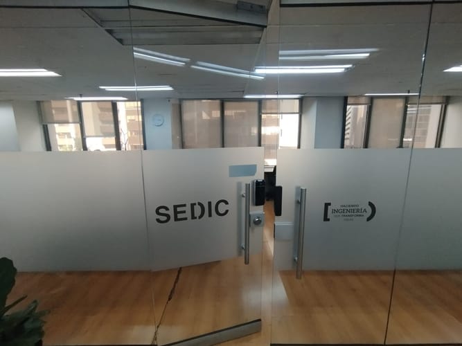 Oficina en arriendo en La Candelaria, Medellín, 200 m² · foto 2 de 15