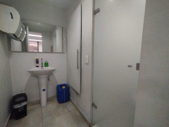 Oficina en arriendo en La Candelaria, Medellín, 200 m² · foto 4 de 15