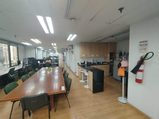 Oficina en arriendo en La Candelaria, Medellín, 200 m² · foto 6 de 15