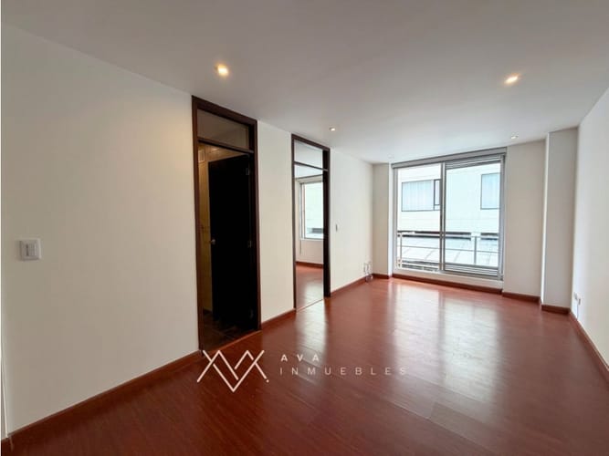 Apartaestudio en venta en Bella Suiza, Bogotá, 42 m² · foto 2 de 13