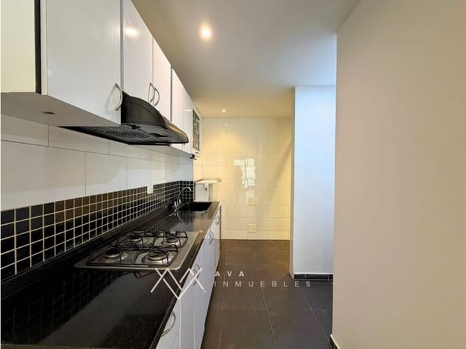 Apartaestudio en venta en Bella Suiza, Bogotá, 42 m² · foto 4 de 13
