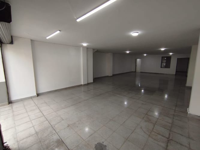 Bodega en arriendo en San Diego, Medellín, 140 m² · foto 3 de 10