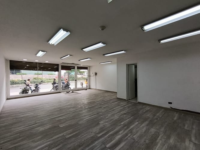 Local en arriendo en La Ceja, 123 m² · foto 3 de 12