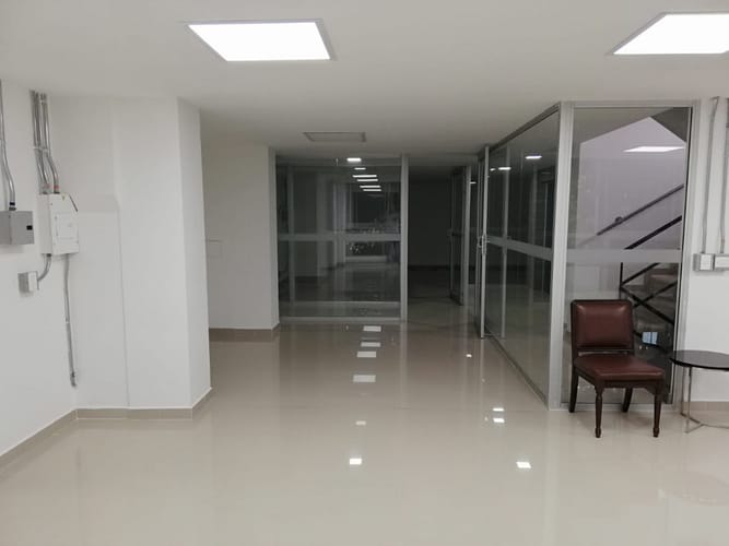 Oficina en arriendo en Suramericana, Medellín, 70 m² · foto 2 de 12