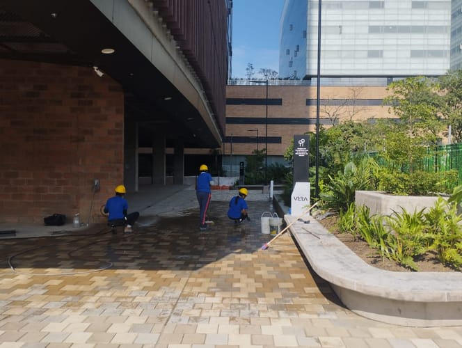 Local en arriendo en El Poblado, Medellín, 15 m² · foto 5 de 9