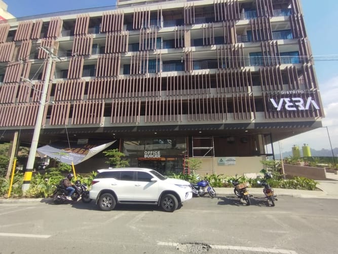 Local en arriendo en El Poblado, Medellín, 15 m² · foto 8 de 9