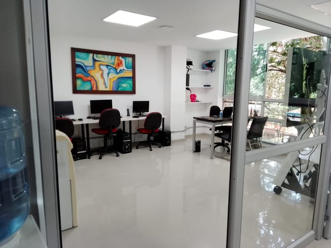Oficina en arriendo en Suramericana, Medellín, 70 m² · foto 10 de 12