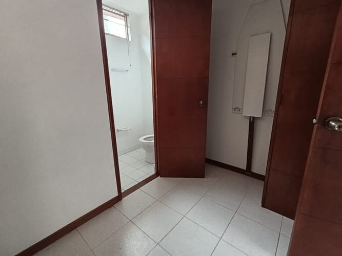 Casa de 3 alcobas en arriendo en Loma El Atravesado, Envigado, 250 m² · foto 5 de 20