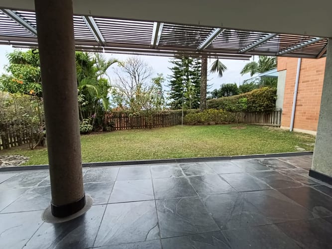 Casa de 3 alcobas en arriendo en Loma El Atravesado, Envigado, 250 m² · foto 9 de 20