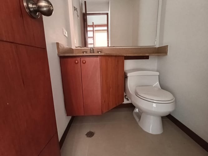 Casa de 3 alcobas en arriendo en Loma El Atravesado, Envigado, 250 m² · foto 11 de 20